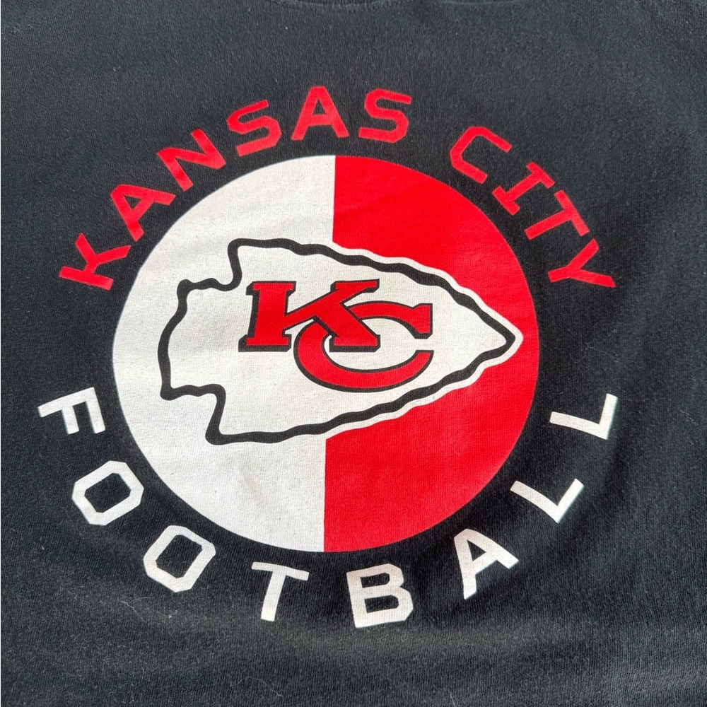 Kansas City Chiefs Football Black T-Shirt, men’s size medium - Picture 3 of 6